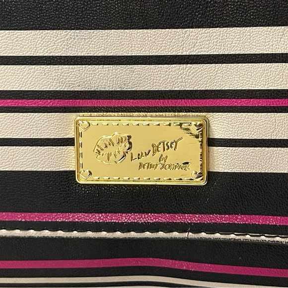 LUV Betsey Johnson Striped Pink Faux Leather & Chain Crossbody Wallet Bag - Picture 6 of 9